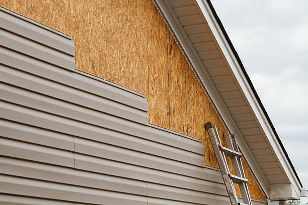 Professional Siding Inspection technician working in Mogadore, OH